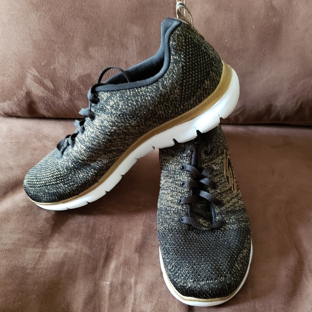 Sketchers Air-Cooled Memory Foam Sneaker